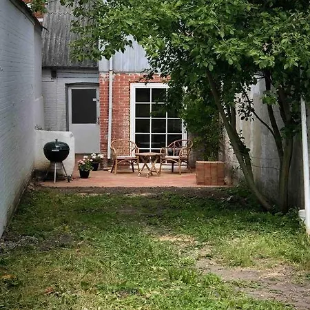 Byhus-lejlighed Med Sjael Og Privat Gardhave Hurup