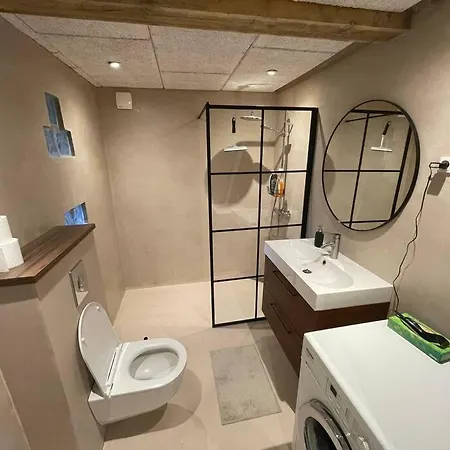 Byhus-lejlighed Med Sjael Og Privat Gardhave Apartment